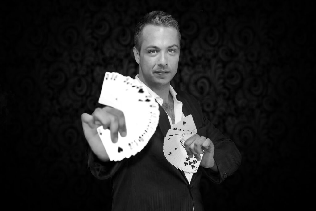 Magicians & Illusionists - GAE EVENTS - DUBAI - UAE (18)